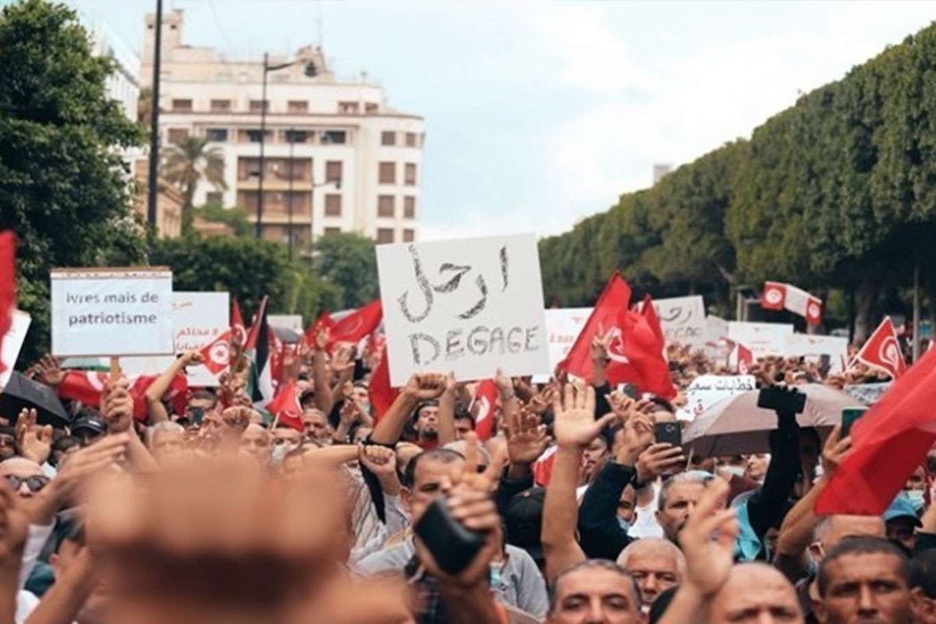 مطالبة أمريكية بعودة سريعة للنظام الدستوري في تونس